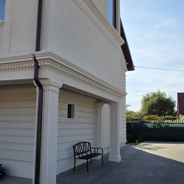 Castelu House - Gable and Column Pair