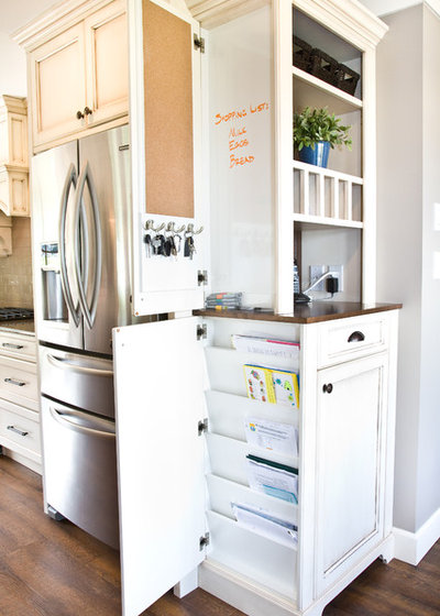 Klassisch K&uuml;che by Starline Cabinets