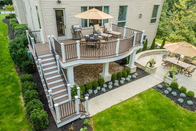 Inspiration for a deck remodel in Cleveland