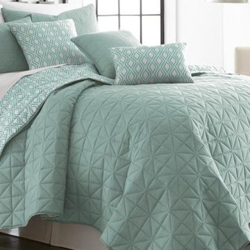 Reversible Coverlets and Quilts (Sets)