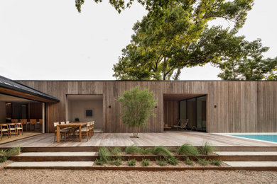 Inspiration for a 1960s deck remodel in Austin