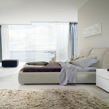 Rossetto Pavo Upholstered Italian Bed - $1,459.00