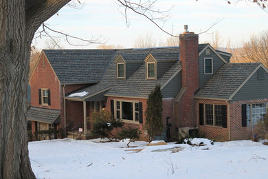 Inspiration for a vinyl exterior home remodel in Philadelphia