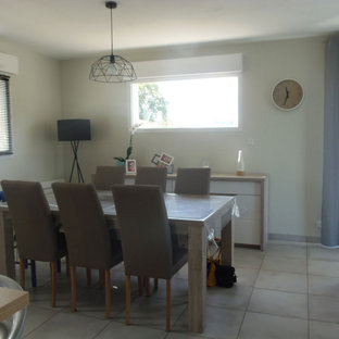 アンジェの中サイズの北欧風 LDKの画像 (ベージュの壁)