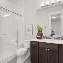 2nd Suite Bath