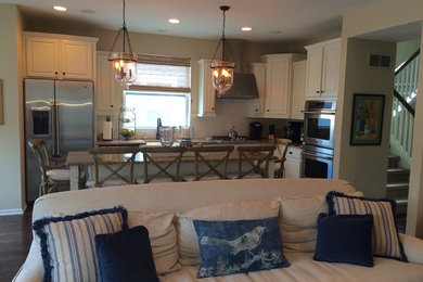 Inspiration for a transitional kitchen remodel in Detroit