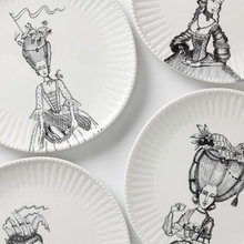 Plates black and white
