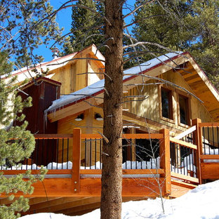 Rustikales Haus mit Holzfassade in Denver