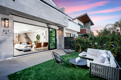 Inspiration for a contemporary patio remodel in Orange County