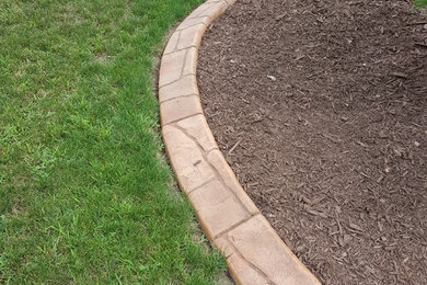 Decorative concreted edging - Flagstone pattern