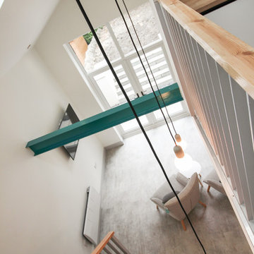 Contemporary Mezzanine Extension and House Remodelling