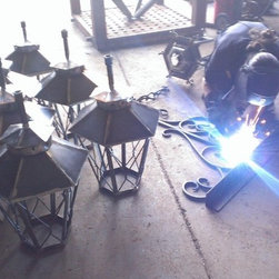 tapered steel lanterns with bracket - Products