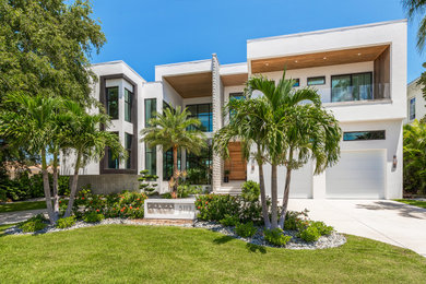 Inspiration for an exterior home remodel in Tampa