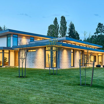 West Coast Modern with an Edge