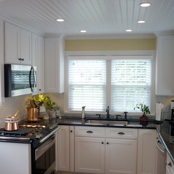 Very small white kitchen in Deerfield, IL