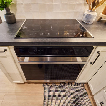 Sharp 24 in. Induction Cooktop with Side Accessories (SCH2443GB)