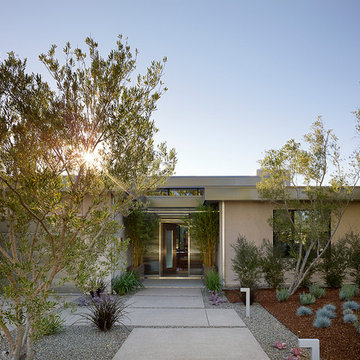 Lakeside Drive Residence