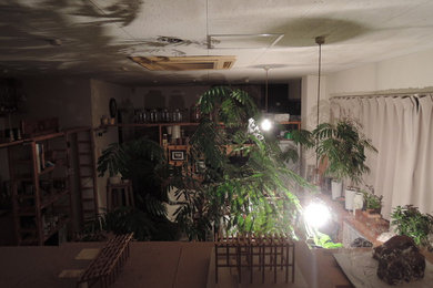 他の地域にあるモダンスタイルのおしゃれなホームオフィス・書斎の写真