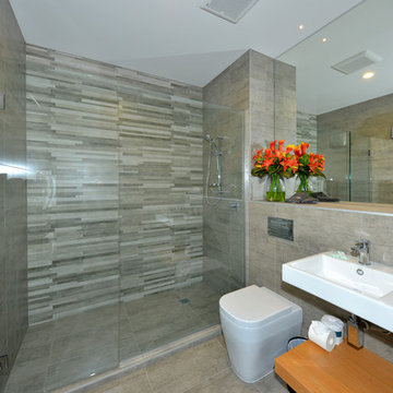 Concrete-look tiled bathroom