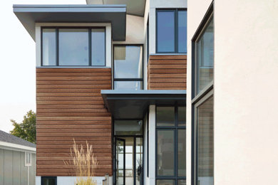 Inspiration for a contemporary house exterior in Chicago.