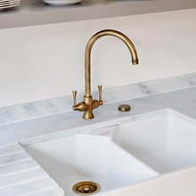 BATHROOM/LAUDRY FITTINGS