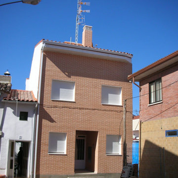 Edificio 4 apartamentos, 242,05 metros cuadrados.