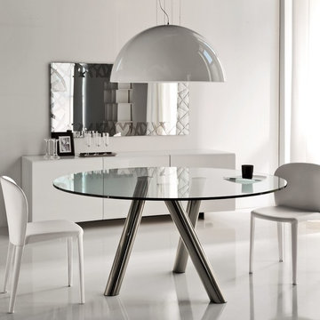 The Ray Dining Table by Cattelan Italia