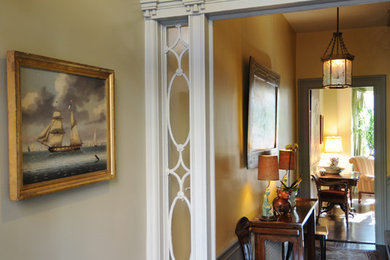 Example of a classic entryway design in Boston