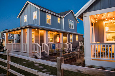 Beach style home design photo in Seattle