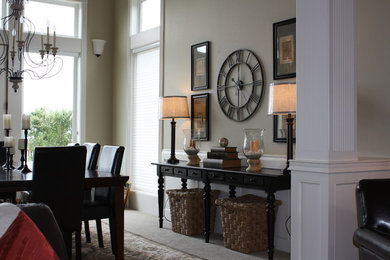 Dining room - traditional dining room idea in Portland