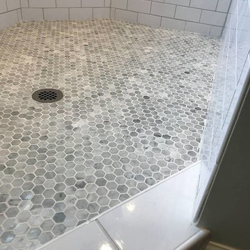 Subway Tile / Doorless Shower