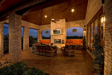 Inspiration for a timeless patio remodel in Dallas