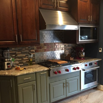Schuler Cabinetry Georgetown door in maple, Seagrass sheer and gingersnap ebony