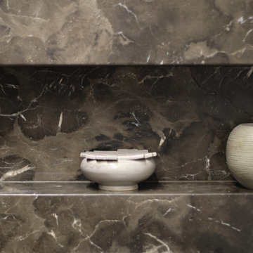 Marmordusche mit Vola Armaturen und innovativem baqua System