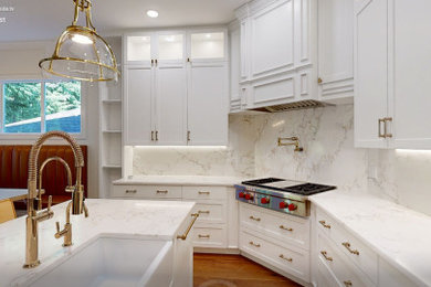 Example of a kitchen design in Seattle