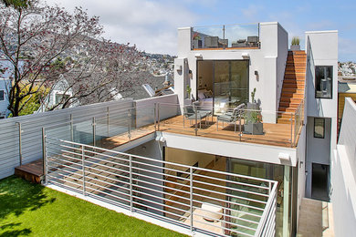 Contemporary rooftop and rooftop deck in San Francisco with no cover.