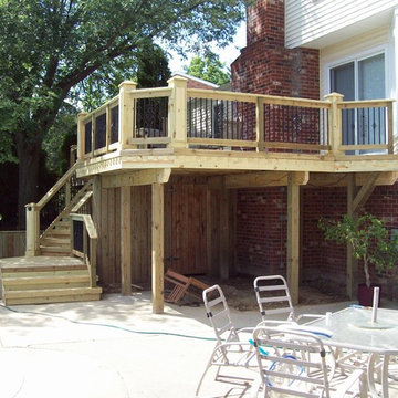 Pressure Treated deck with diamond dental molding & Diamond King Post,
