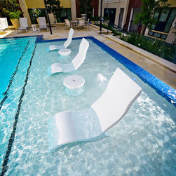 Ledge Lounger Side Table - Outdoor Side Tables