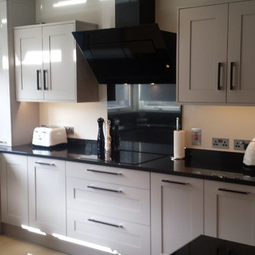 Dublin kitchen - Grey painted U shape with island