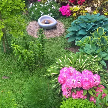Garden with plants and mosaik, Garten mit Pflanzung und Mosaik