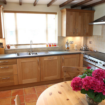 Traditional Oak Shaker Kitchen