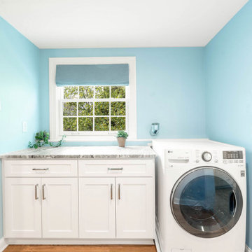 Primary En Suite with Laundry Room