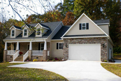 Traditional exterior home idea in Houston