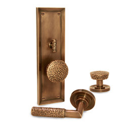 Artisan Series: Tony Ingrao - On the Rocks 4909 - Door Hardware