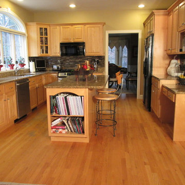 Beautiful Glass and Copper Backsplash