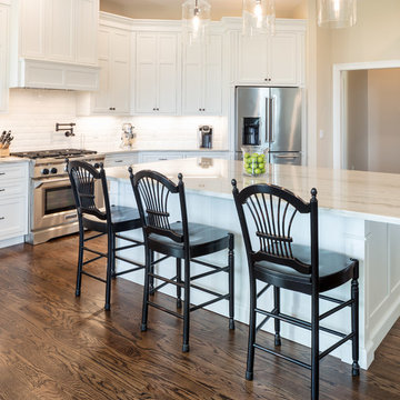 Decorator White Inset Cabinets (Neyer)