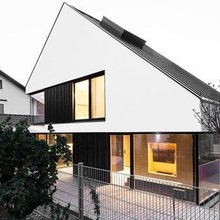 18007 Estoesta-Jurka: Exterior