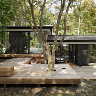 他の地域のコンテンポラリースタイルのおしゃれなデッキ (日よけなし) の写真