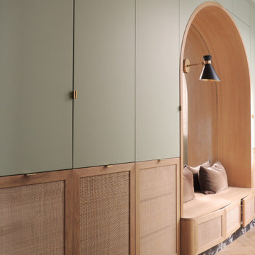 Appartement Néoclassique -Rénovation partielle et design de mobiliers sur mesure