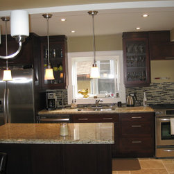 EXQUISITE KITCHENS & VANITIES INC. - Xqzet - Kitchen Cabinetry